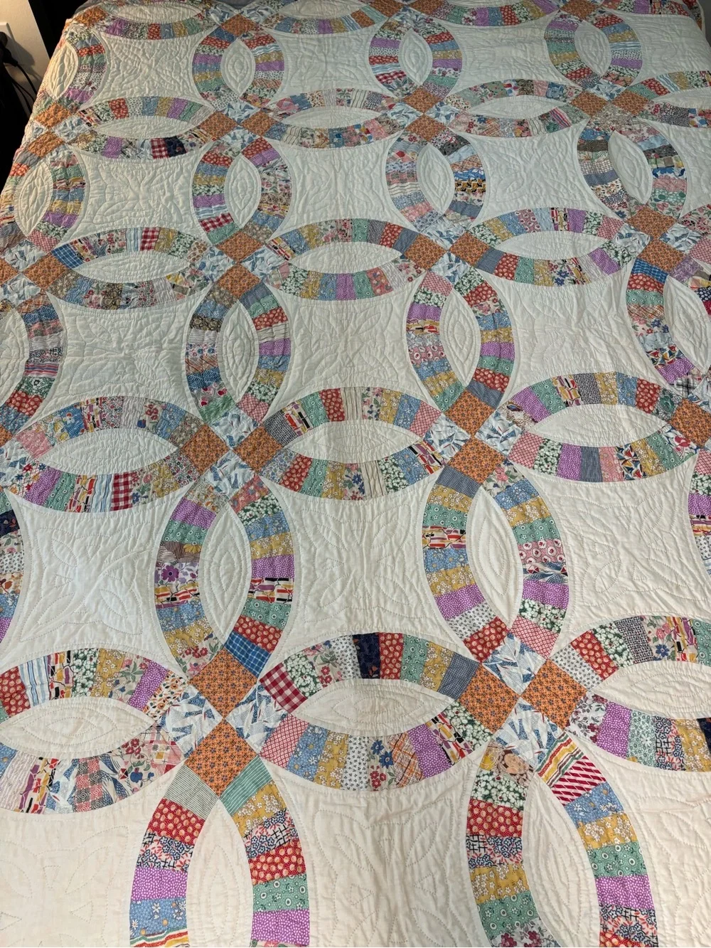 Vintage 1930s Handmade Double Wedding Ring Pattern Quilt (86